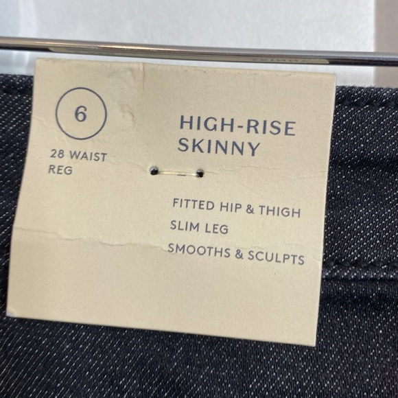 Universal thread Women's Dark Blue Jeans - Sulphur- 28 waist - High rise skinny - Picture 6 of 8